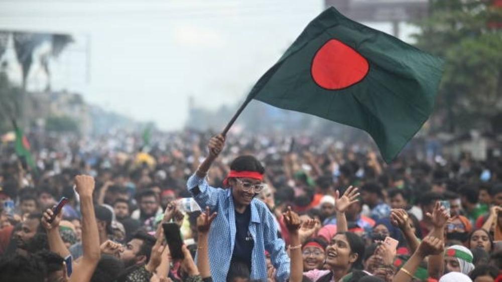 Rakyat Bangladesh Pesta Pora Rayakan Pengunduran Diri Sheikh Hasina