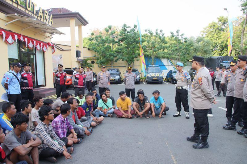 Polisi Tangkap 28 Preman yang Resahkan Warga di Jakut
