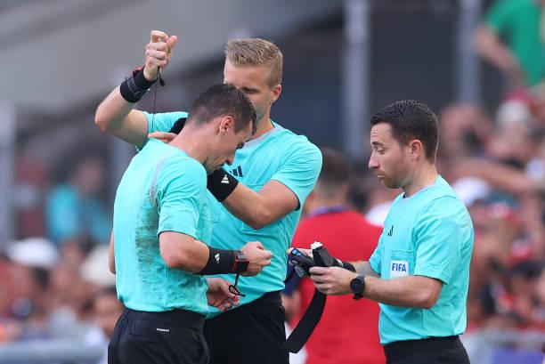 Dua Wasit Polandia Ditangkap karena Mabok!