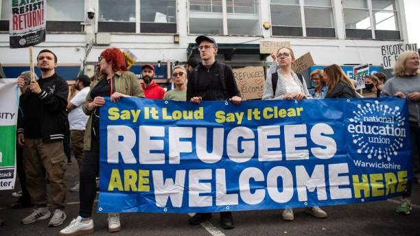 Aktivis Anti-rasisme Inggris Balas Demonstrasi Sayap Kanan