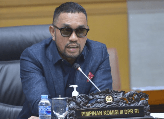 Komisi III DPR Minta Polisi Selidiki Asal-usul Senpi Ilegal dan Pasokan Narkotika