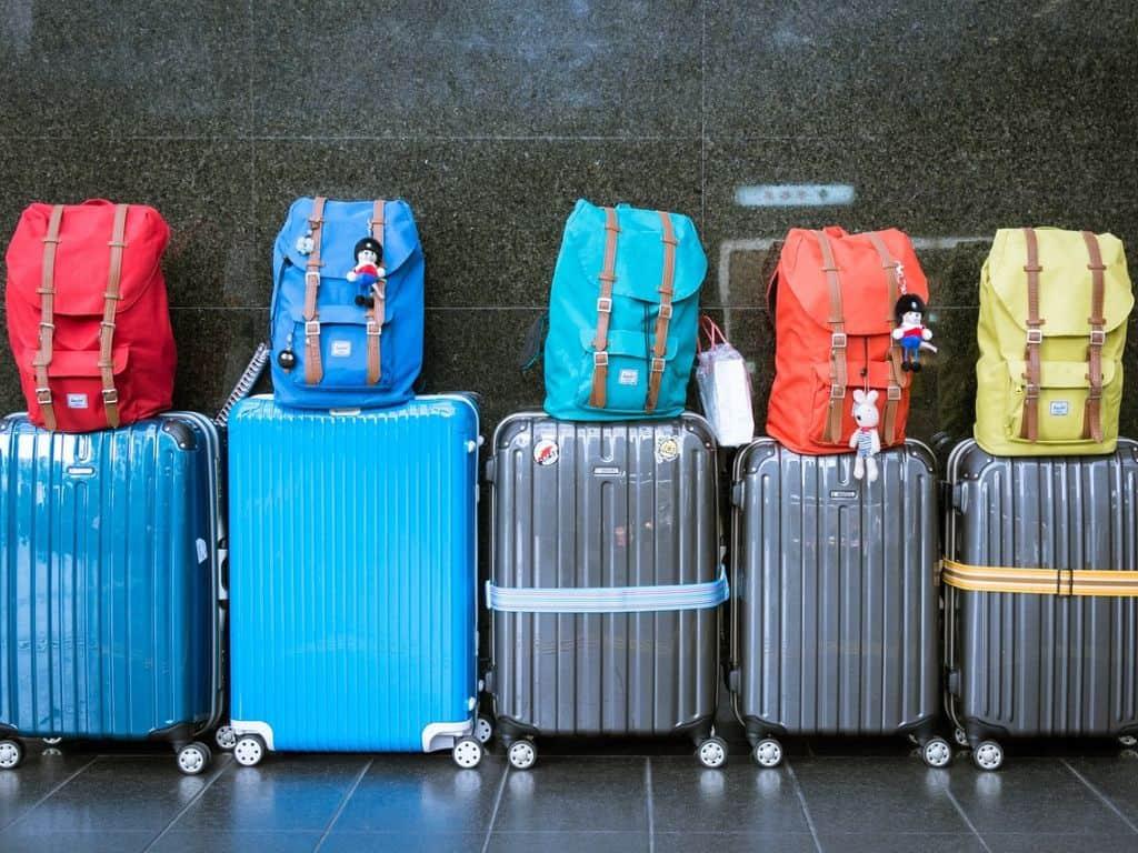 Catat! Ini Perlengkapan yang Harus Dibawa Saat Traveling