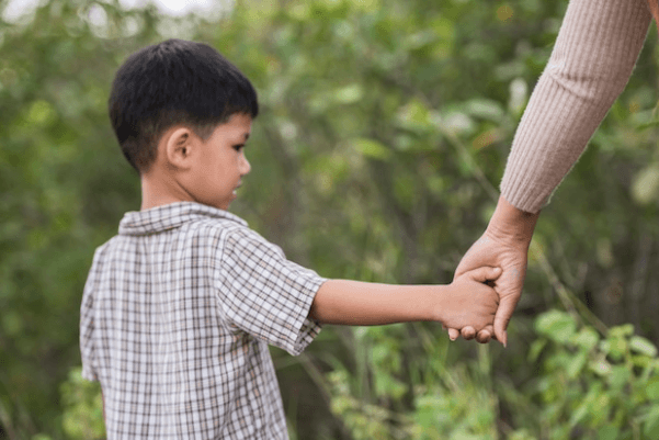 Menitipkan Anak di Daycare Berujung Penganiayaan: Bagaimana Peran Ideal dalam Mengasuh Anak