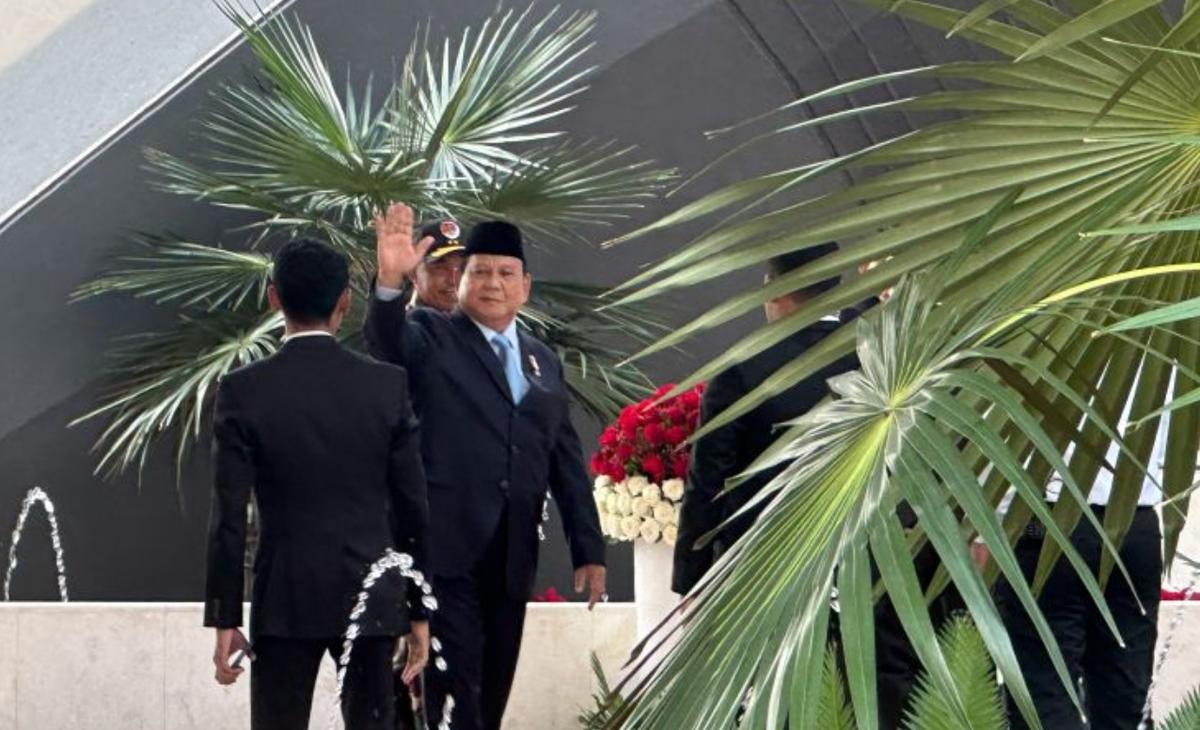 Tiba di Gedung Nusantara, Prabowo Sapa Jurnalis