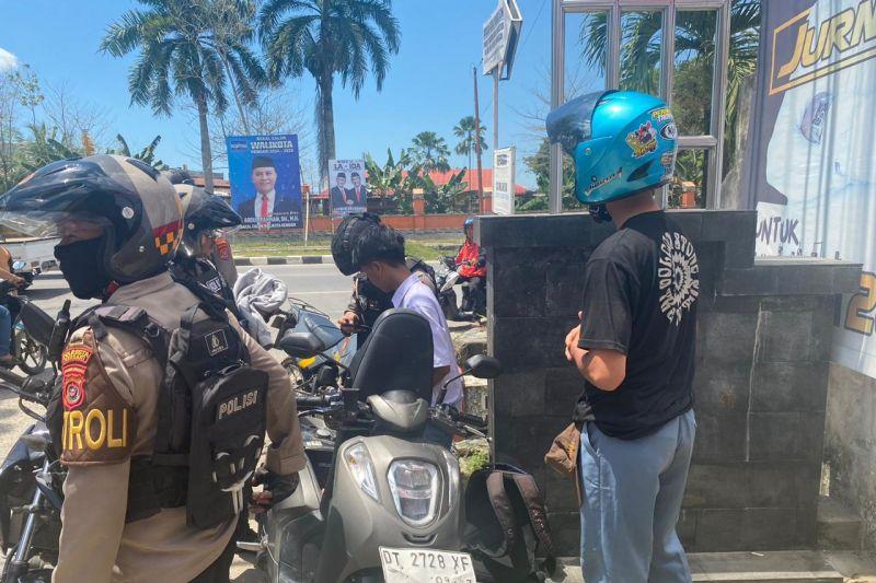 Polisi Tangkap Pelajar Tawuran di Kendari, Pisau Disita
