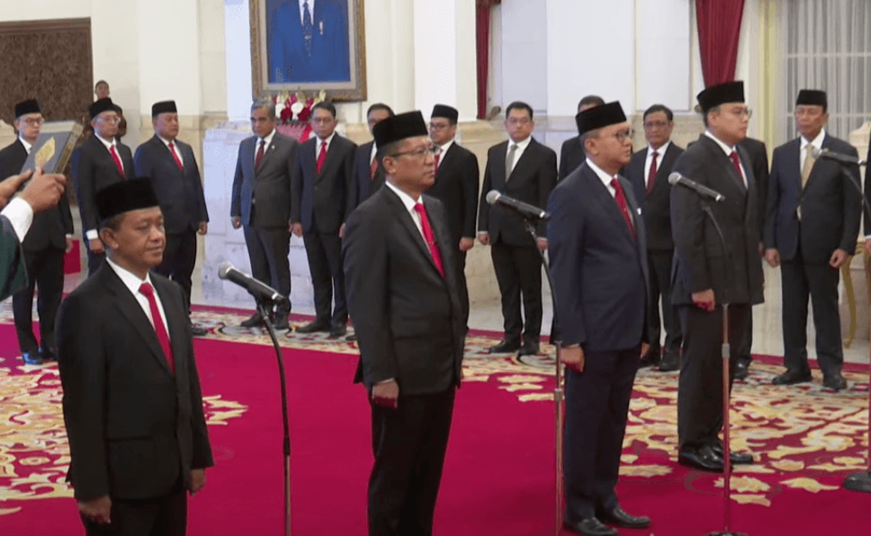 Resmi! Jokowi Lantik Bahlil jadi Menteri ESDM hingga Rosan sebagai Menteri Investasi