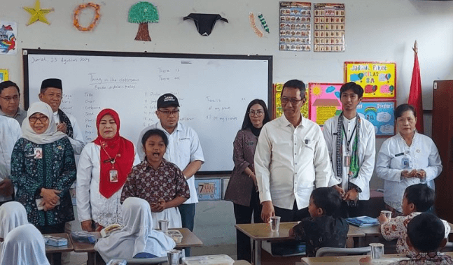 Heru Budi Lakukan Uji Coba Makan Bergizi Gratis di SD Jakut
