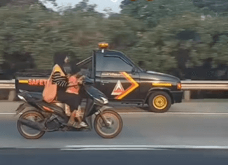 Viral Pemotor Perempuan Tak Berhelm Bonceng Bocah Terobos Masuk Tol Jagorawi