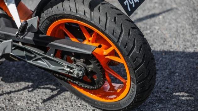 6 Kekurangan Pakai Ban Michelin Pilot Street