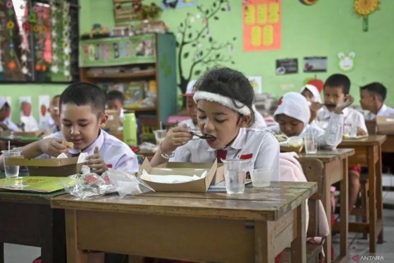 Sri Mulyani Pastikan Makan Bergizi Gratis Juga Sasar Ibu Hamil dan Balita