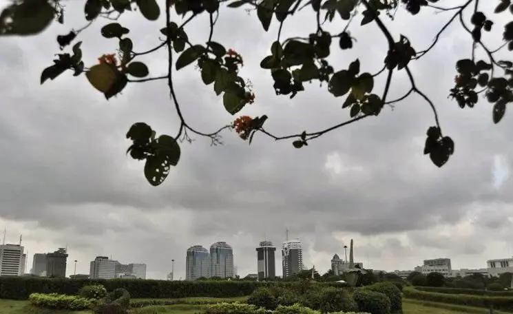 Prakiraan Cuaca Jakarta Hari Ini, BMKG: Berawan Tebal