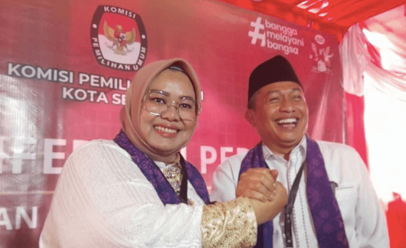 Pasangan Ria-Subadri Daftar ke KPU Kota Serang dengan Berjalan Kaki