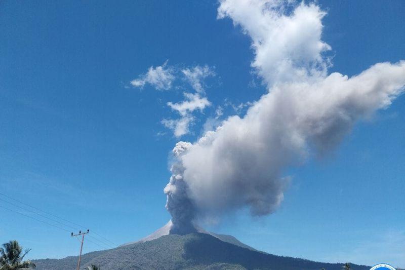 Badan Geologi Imbau Warga Waspadai Gempa Tektonik Lokal Pengaruhi Tinggi Letusan Gunung Lewotobi