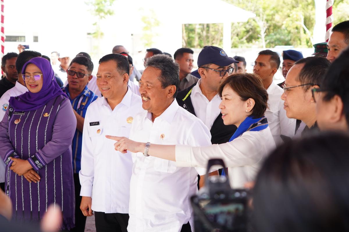 Menteri Trenggono Resmikan SKPT Saumlaki untuk Dukung Industri Perikanan Maluku