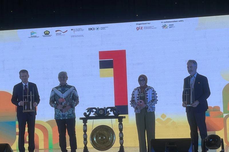 Energi Terbarukan Hanya 13 Persen, Bappenas Dorong Listrik Rendah Karbon
