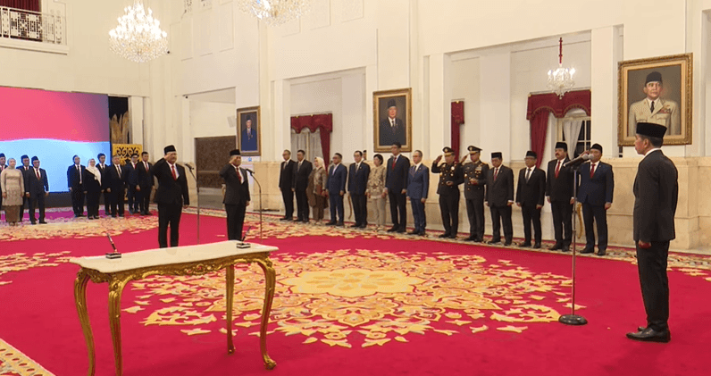Resmi! Jokowi Lantik Gus Ipul jadi Mensos dan Irjen Eddy Hartono sebagai Kepala BNPT