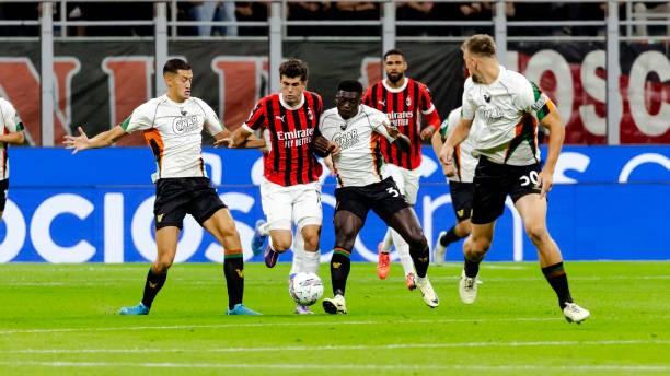 Jay Idzes Main 90 Menit saat Venezia Dibekuk AC Milan 0-4