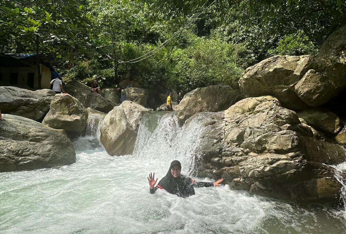 Trekking ke Empat Curug di Leuwi Hejo