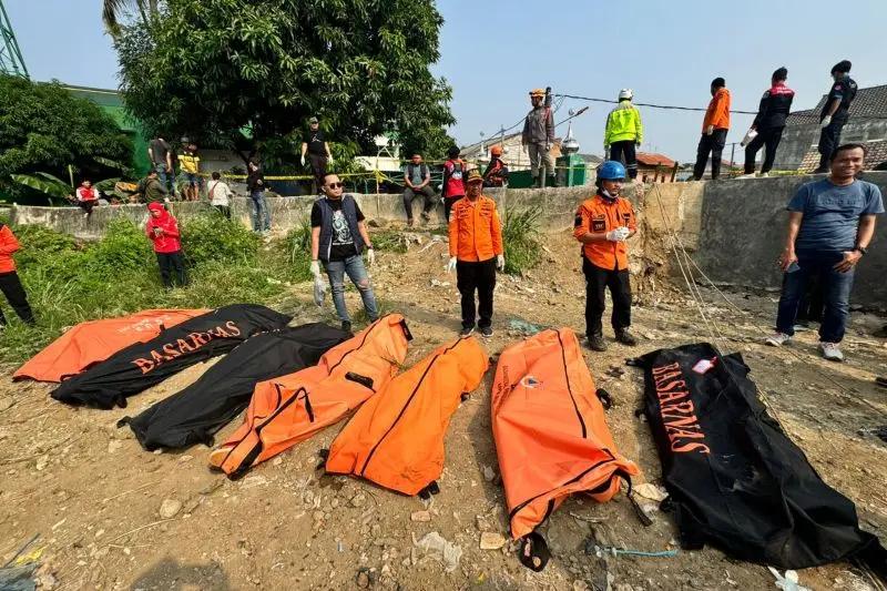 7 Mayat Mengambang di Kali Bekasi Diduga Korban Tawuran
