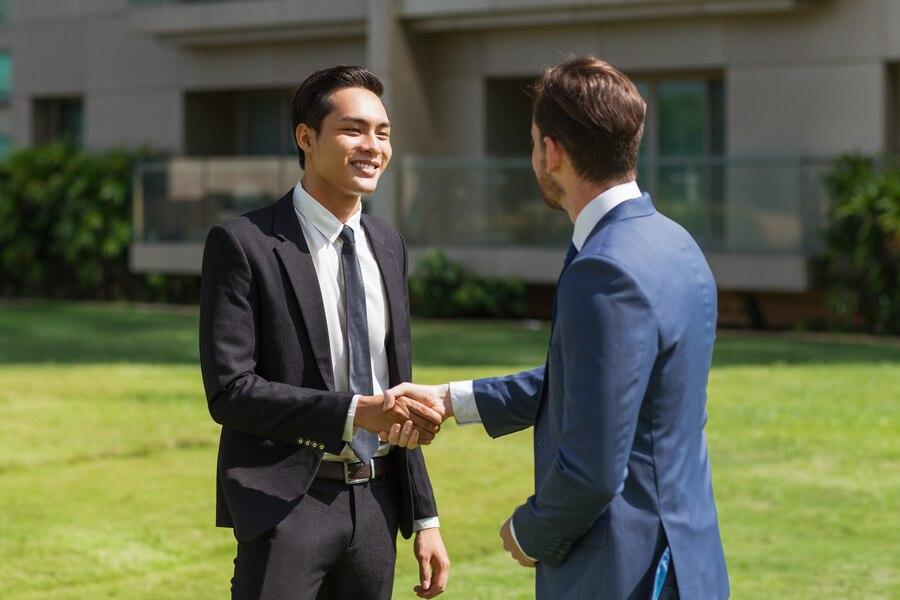 Contoh Percakapan Greeting 2 Orang dalam Bahasa Inggris dan Artinya