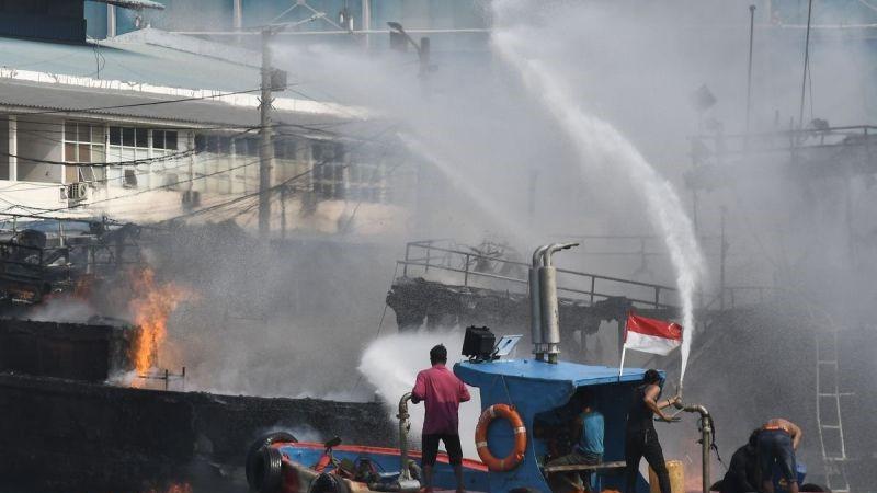 2 Kapal Terbakar di Muara Baru, Kerugian Ditaksir Mencapai Rp2 Miliar