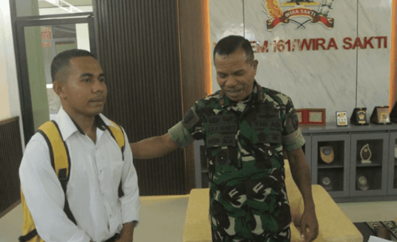 Joni Pemanjat Tiang Bendera Lulus Calon Bintara TNI AD