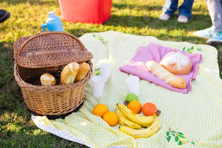 13 Perlengkapan Piknik yang Wajib Dibawa untuk Liburan Alam yang Menyenangkan