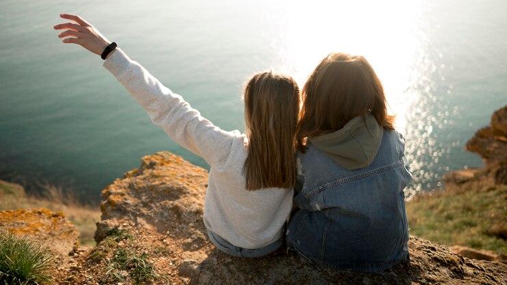 Cerita Pendek Tentang Sahabat dalam Bahasa Inggris yang Penuh Makna