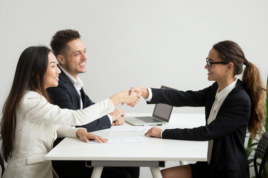 Perbedaan Walk-In Interview dengan Interview Biasa: Panduan Lengkap untuk Pelamar Kerja