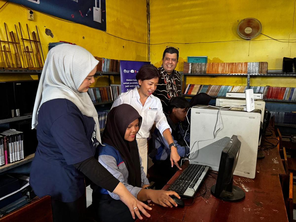 Dukung Percepatan Digitalisasi, XL Axiata Salurkan Bantuan Donasi Kuota di Cabangbungin