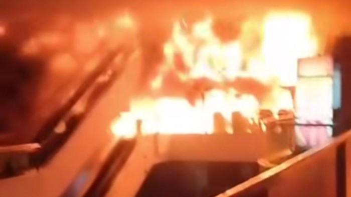 Kebakaran di Mal Jakarta Barat: Toko di Lantai 5 Hangus, Penyebab Masih Diselidiki