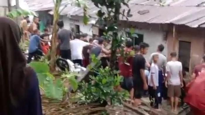 Tragedi Tembok Roboh di Jambi, 3 Bocah Tewas Akibat Hujan Deras