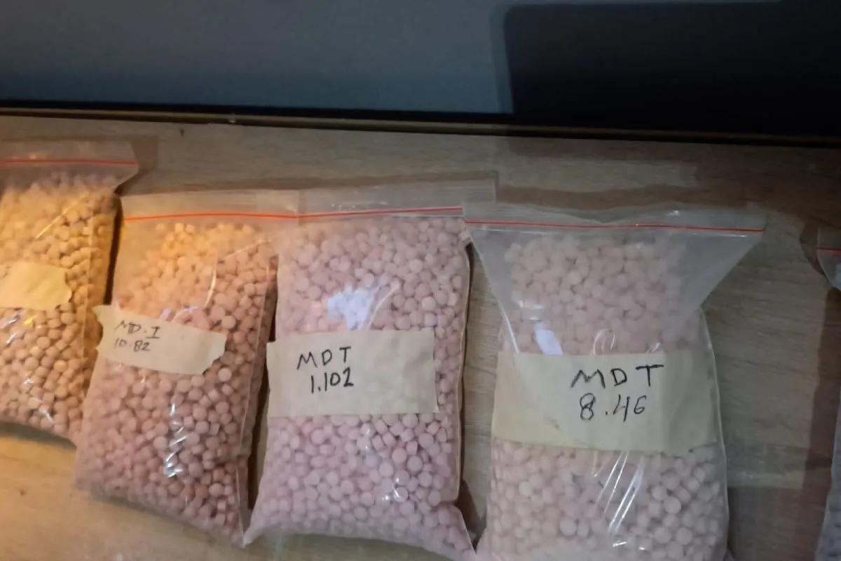 Puluhan Ribu Butir Ekstasi Ditemukan di Baby Car Seat