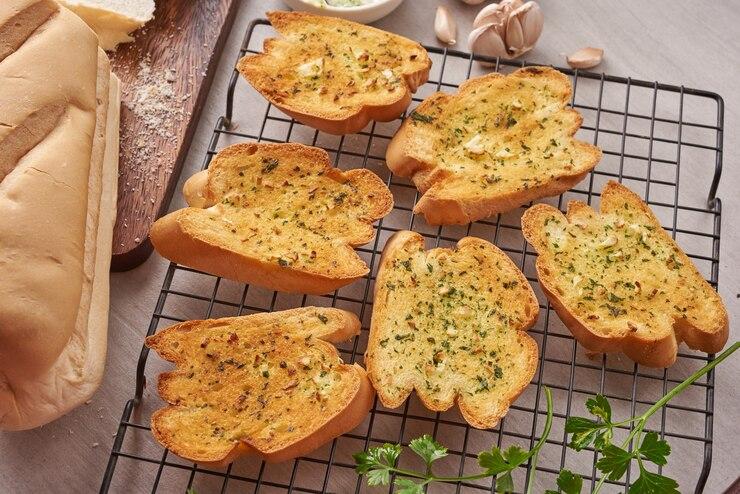 Cara Membuat Garlic Bread yang Lezat dan Praktis