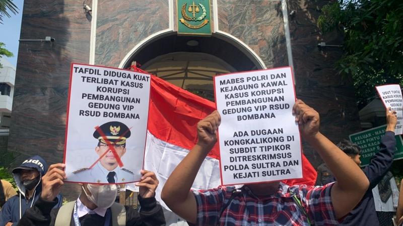 Gerakan Ganyang Koruptor Demo Eks Bupati Bombana di Kejagung
