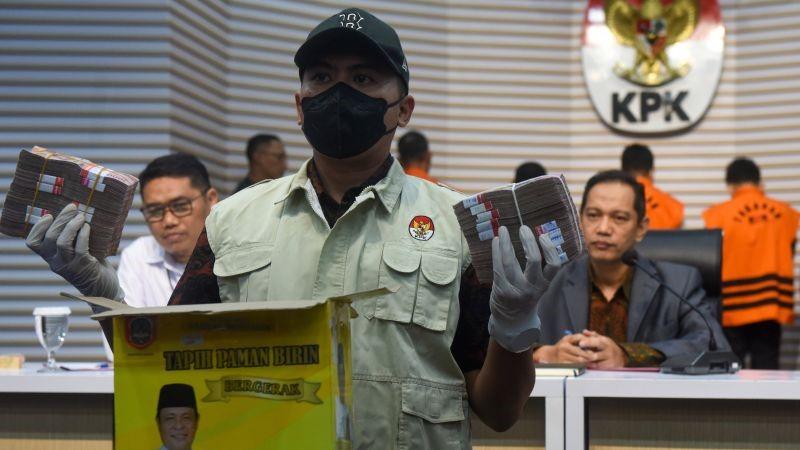 Kasus Suap, KPK Cegah Gubernur Kalsel Sahbirin Noor ke Luar Negeri
