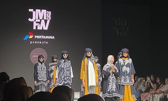 UMKM Binaan Pertamina Raih Predikat Best Eco Friendly di Panggung Jakarta Muslim Fashion Week 2024