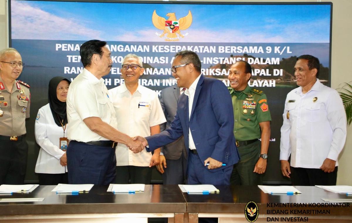 Menko Luhut Tegaskan Jangan Ada Lagi Pungutan Liar di Laut