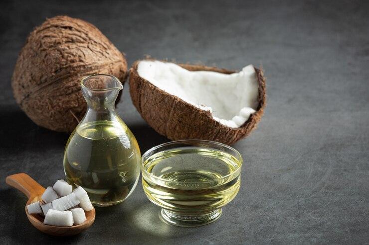 Simak! Ini Manfaat Minyak Kelapa untuk Kesehatan dan Kecantikan