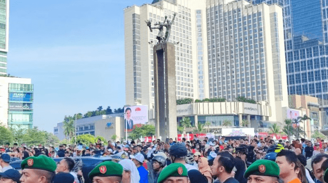 Bundaran HI Mulai Dipadati Warga Jelang Pelantikan Presiden