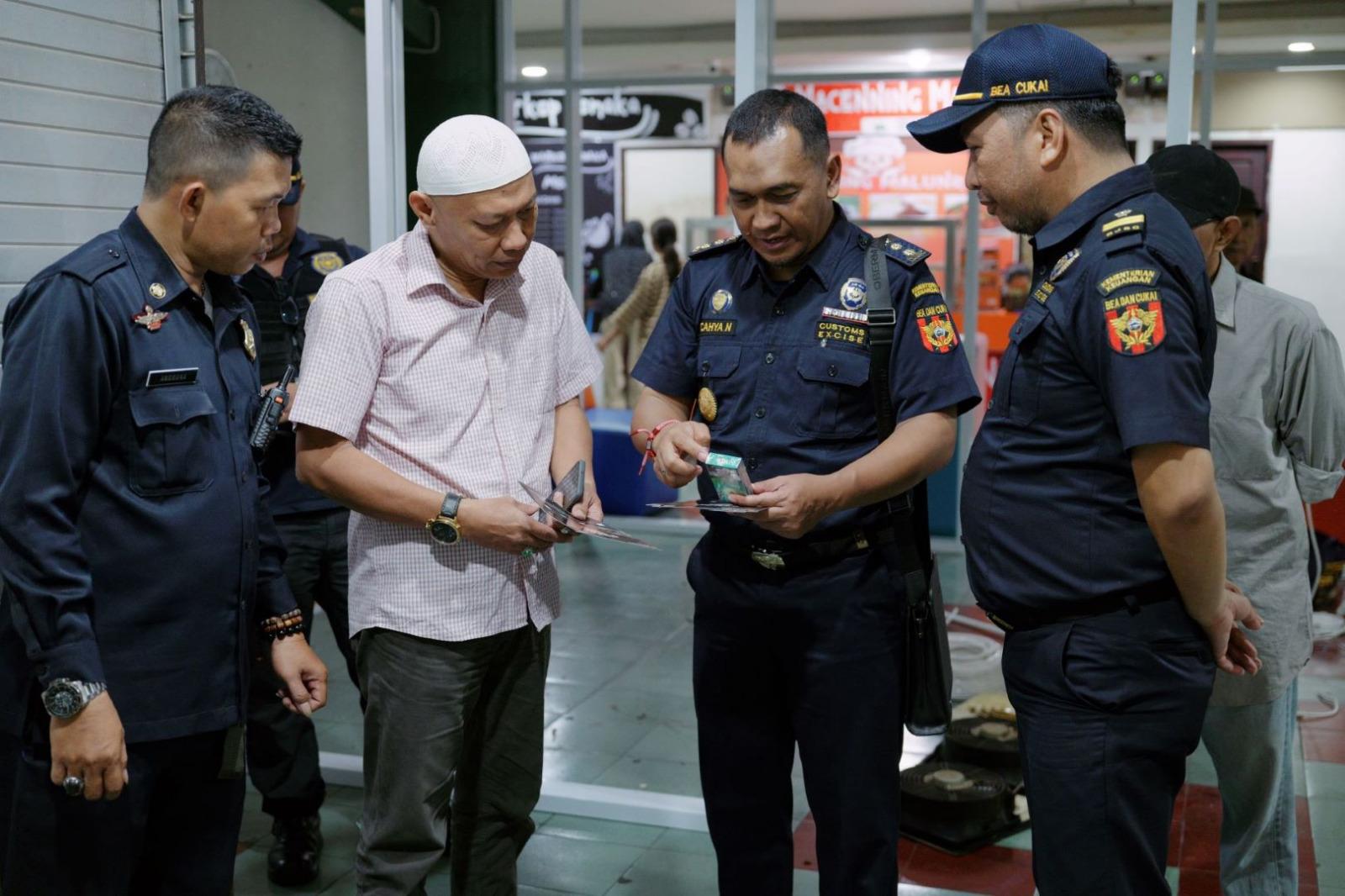 Cara Bea Cukai Tekan Peredaran Rokok Ilegal di Dua Wilayah Ini