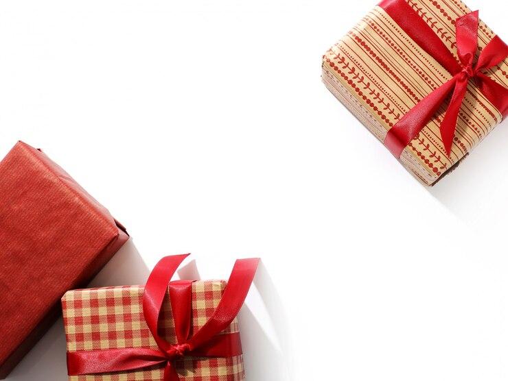 9 Rekomendasi Kado untuk Orang Tua yang Penuh Makna