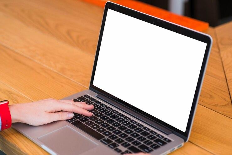 7 Cara Membersihkan Layar Laptop agar Tetap Bersih