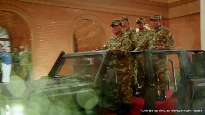 Kehujanan Pimpin Apel Parade Senja, Presiden Prabowo Genggam Prinsip Ini