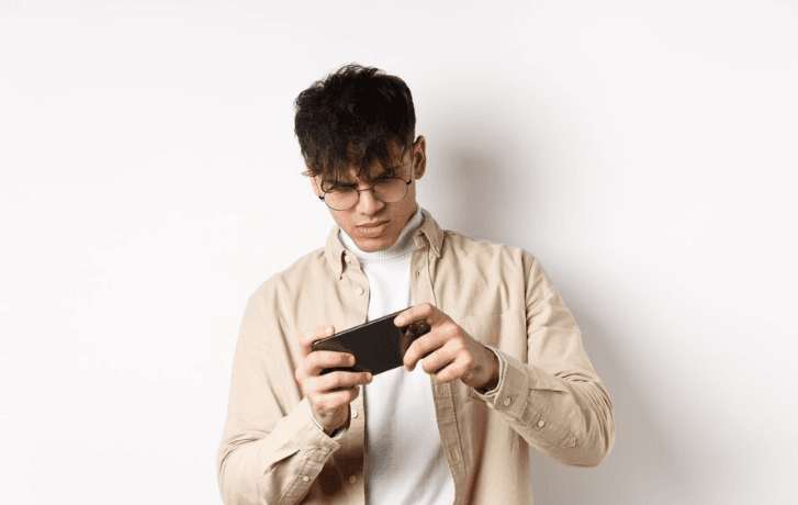 HP Kentang Tapi Dipaksa Main Game Berat? Ini 7 Akibat Buruknya!