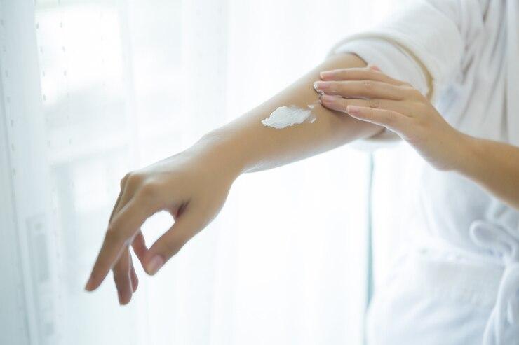Begini Tips Memilih Antara Body Lotion dan Body Oil untuk Kelembapan Kulit