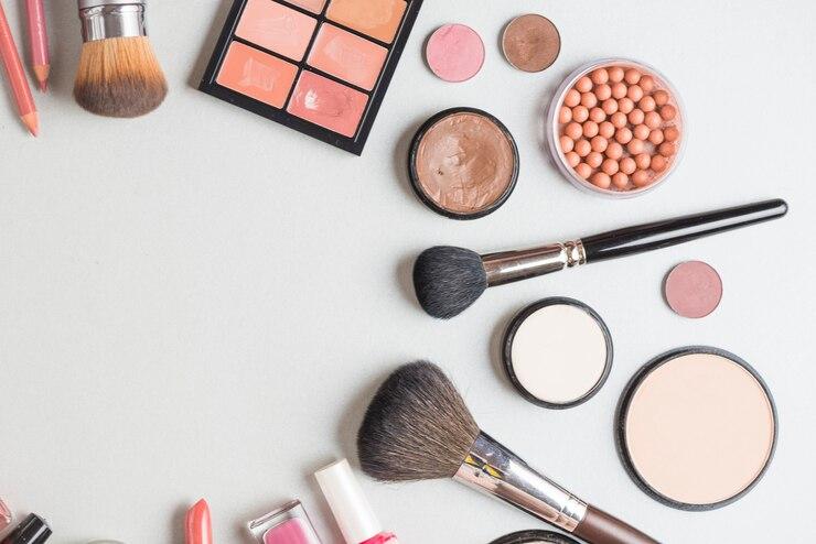 Dewy Makeup Look: Tips dan Trik untuk Hasil Glowing Sempurna