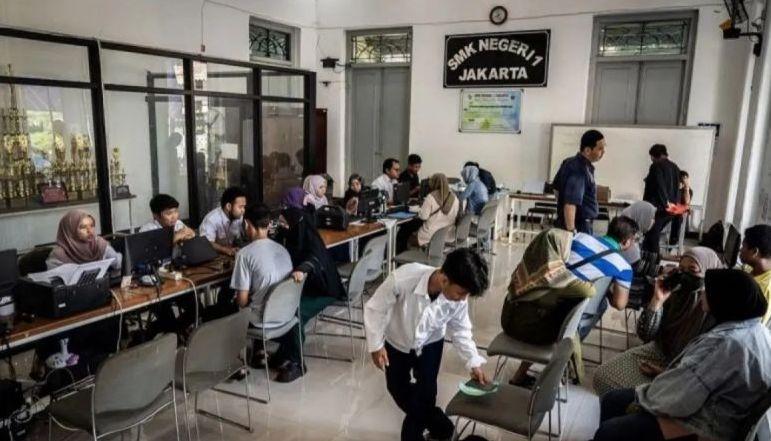 Rano Karno: Sistem Zonasi Sekolah Masih Diperlukan di Jakarta