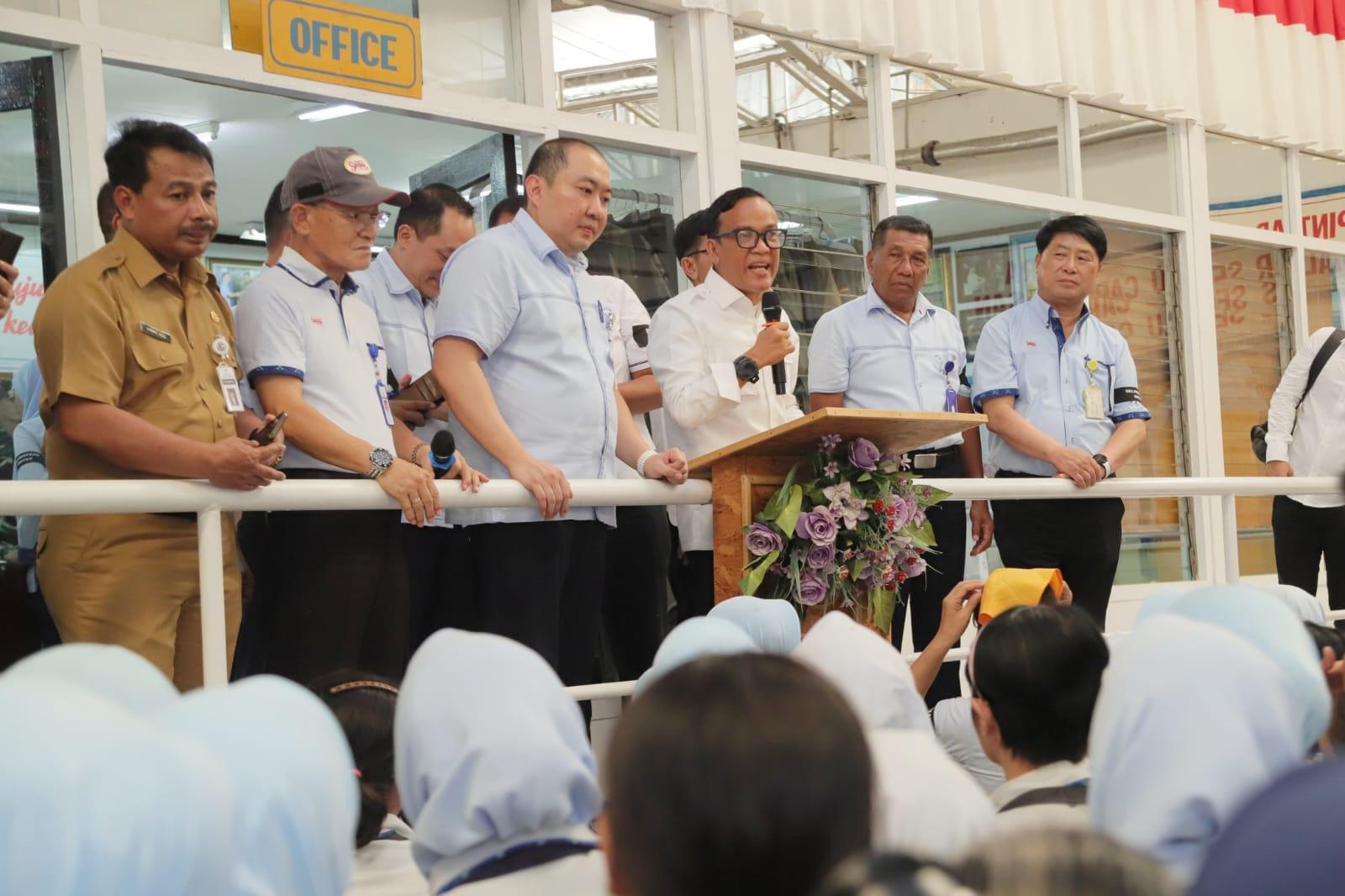 Bentuk Kehadiran Pemerintah dan Negara, Kemnaker Kunjungi Sritex