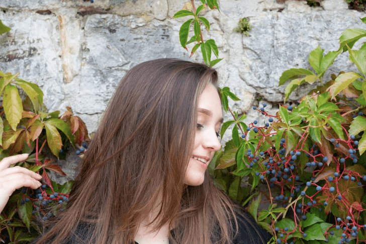 15 Inspirasi Warna Rambut Natural yang Membuatmu Tampil Memukau